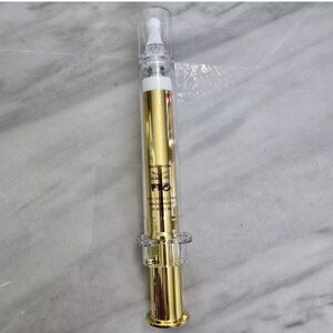 Luxury Gold Skincare Serum by Versace instant lift